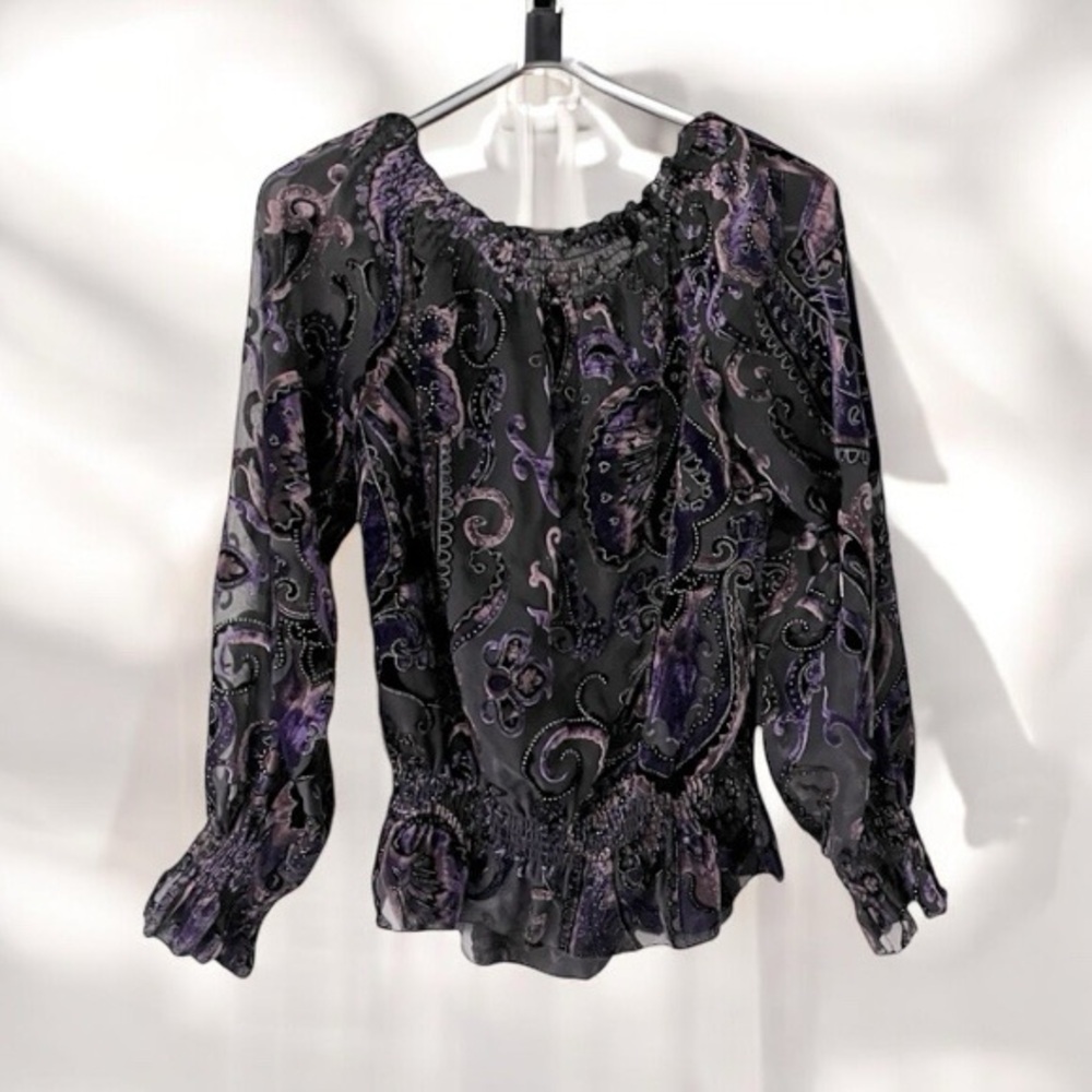Elegant Velvet Floral Blouse – Soft, Stylish & Timeless